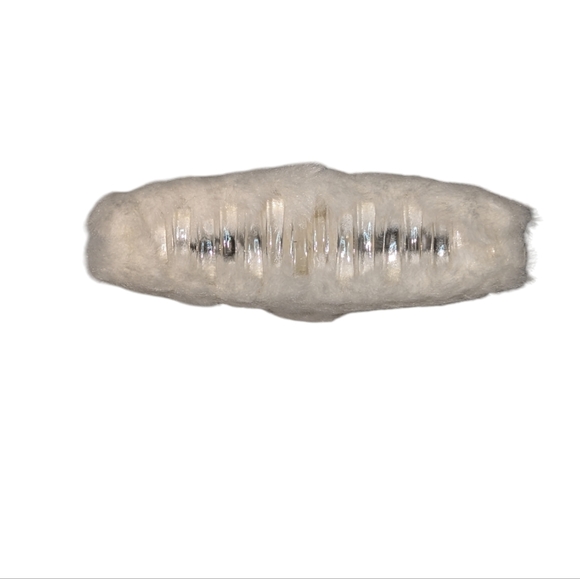 🍁 3/$15 Boutique Fuzzy Hair Clip - Picture 4 of 5